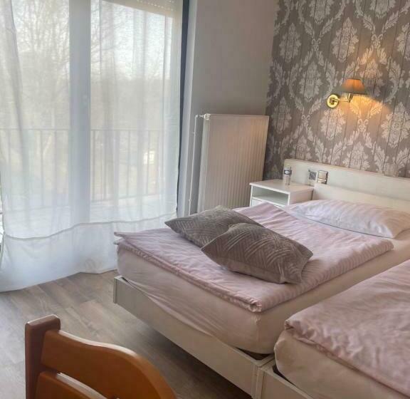 هتل De La Station