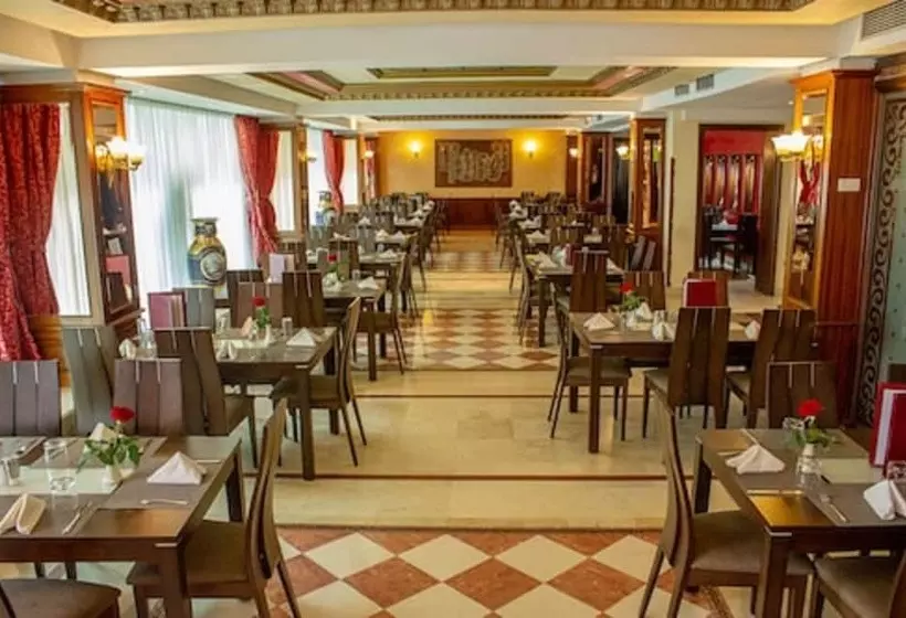 Отель Helnan Chellah