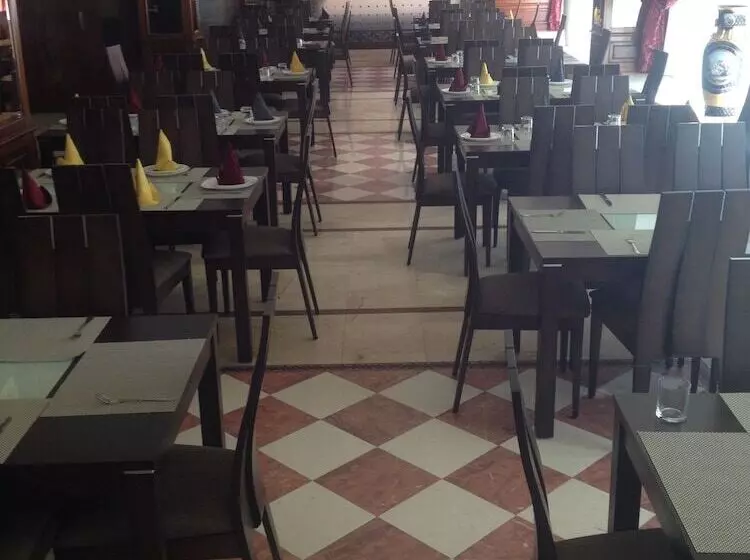 Отель Helnan Chellah