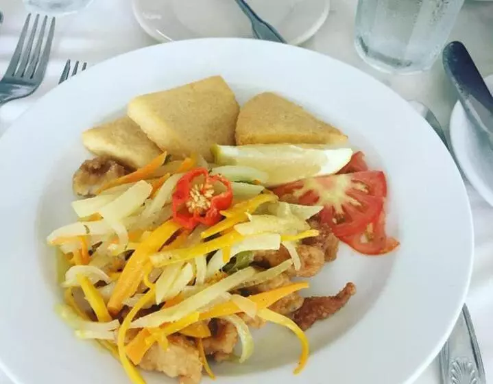 هتل Hibiscus Lodge