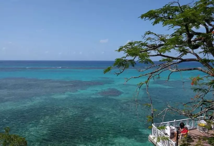 هتل Hibiscus Lodge
