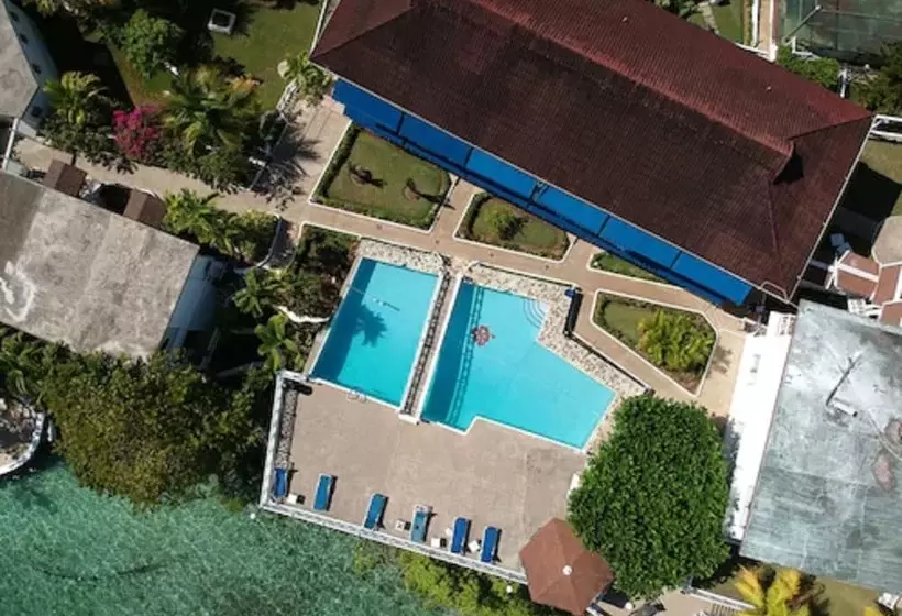 هتل Hibiscus Lodge