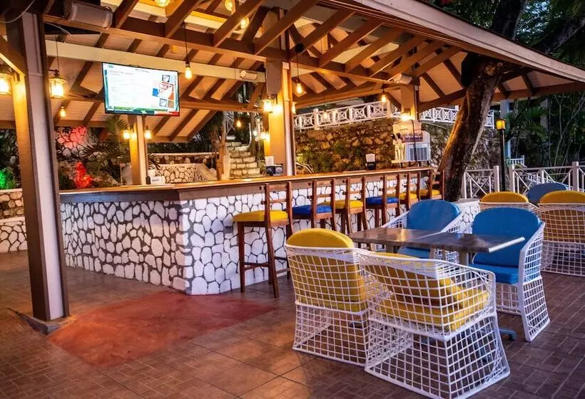 هتل Hibiscus Lodge