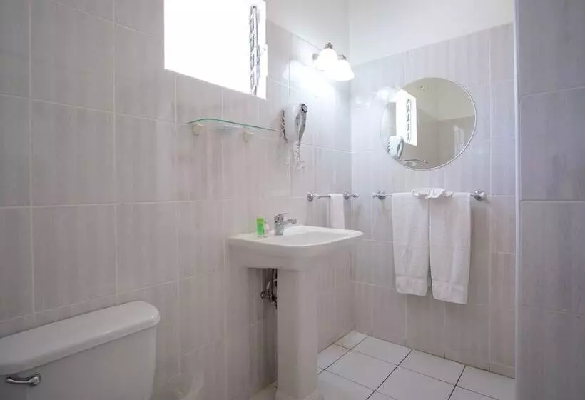 هتل Hibiscus Lodge
