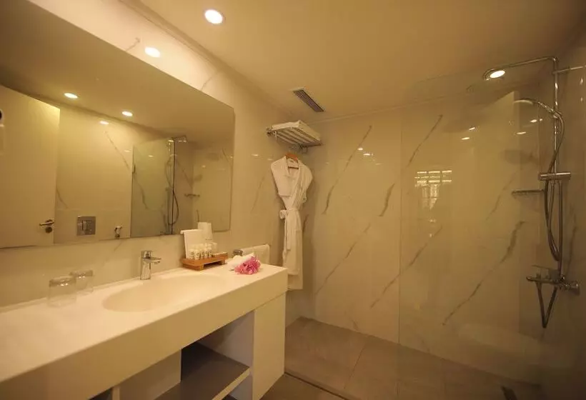 Riviera Hotel Beirut