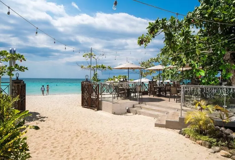 هتل Rondel Village