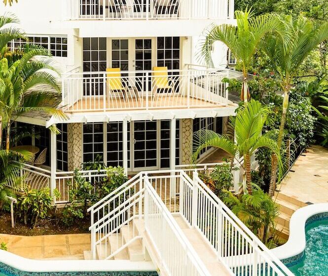 هتل Rondel Village