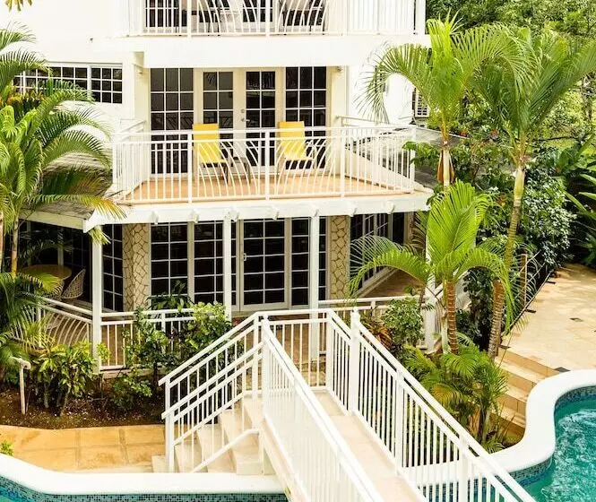 هتل Rondel Village