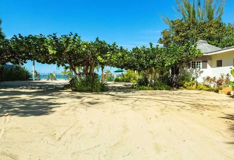 هتل Rondel Village