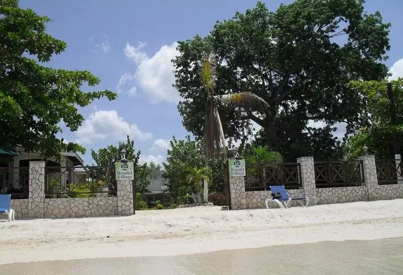 هتل Rondel Village