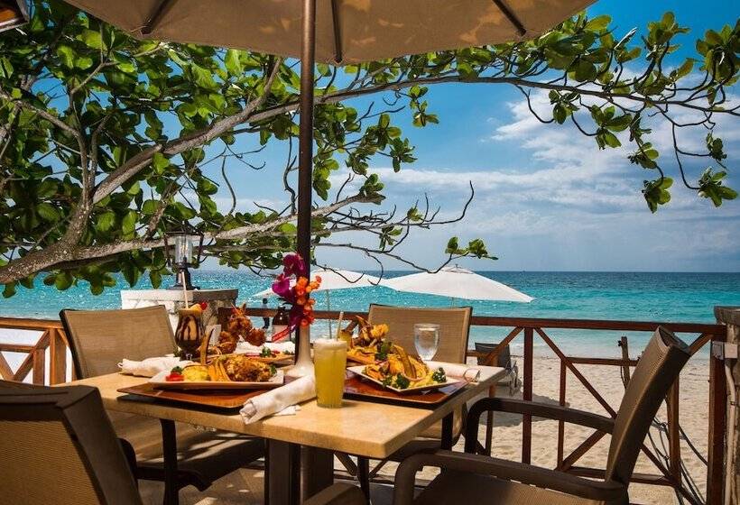 هتل Rondel Village