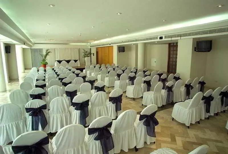 Отель Aquamarina Beach Resort