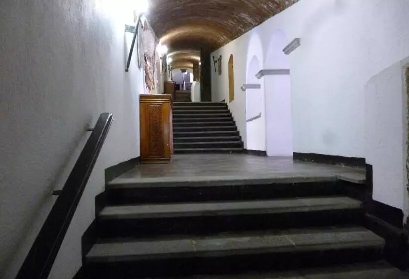 هتل Castillo De Santa Cecilia