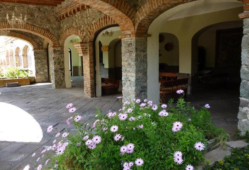 هتل Castillo De Santa Cecilia