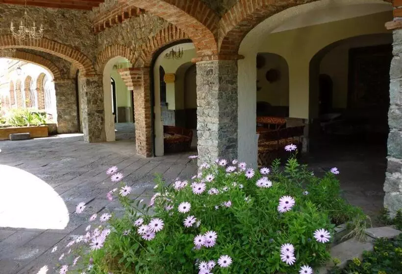 هتل Castillo De Santa Cecilia