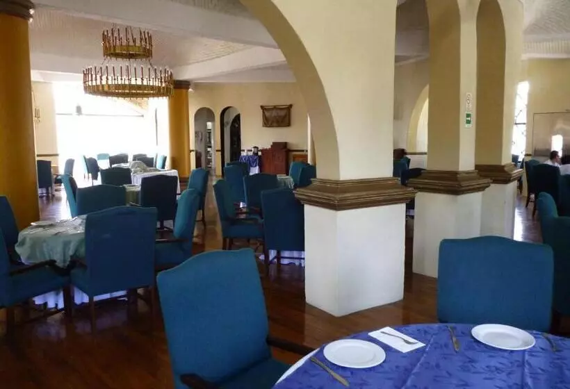 هتل Castillo De Santa Cecilia