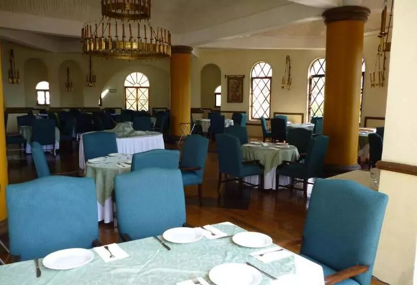 هتل Castillo De Santa Cecilia