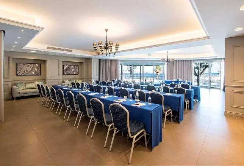 Szálloda Doubletree by Hilton Malta