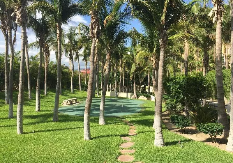 Otel Hacienda Beach Club & Residences