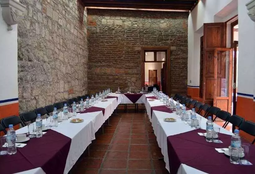 酒店 Howard Johnson By Wyndham Morelia Calle Real