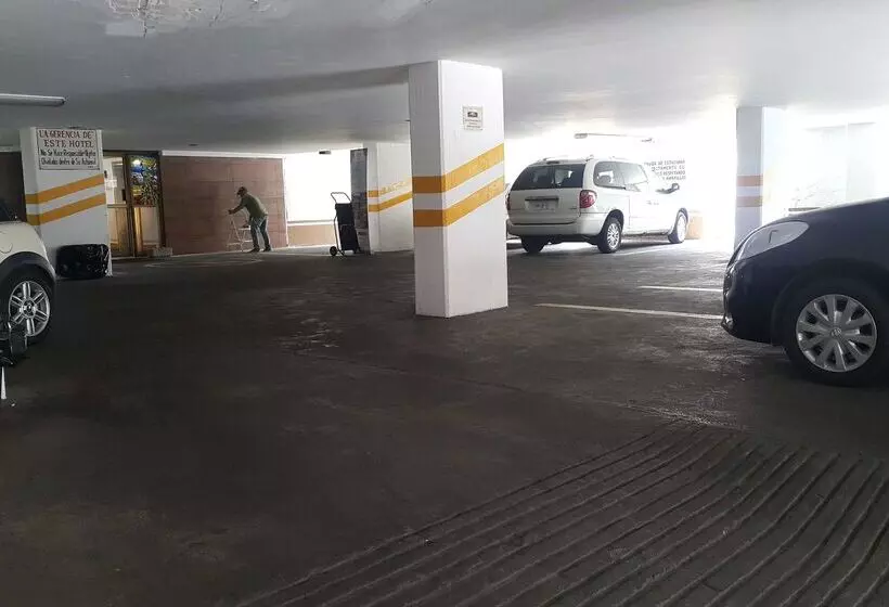 酒店 Howard Johnson By Wyndham Morelia Calle Real