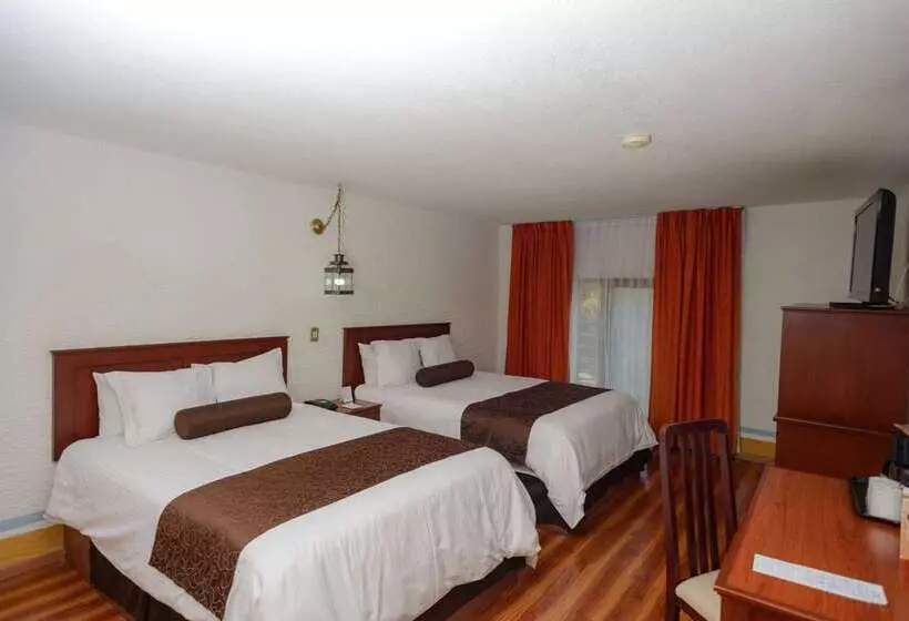 酒店 Howard Johnson By Wyndham Morelia Calle Real