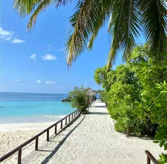 هتل Makunudu Island