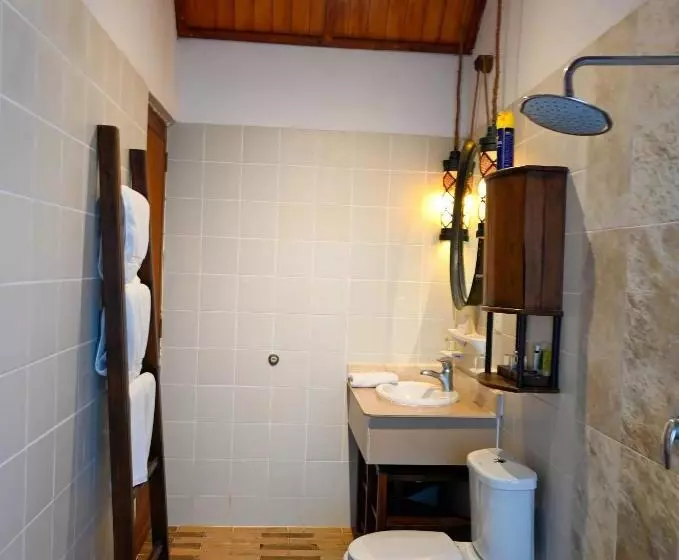 هتل Makunudu Island