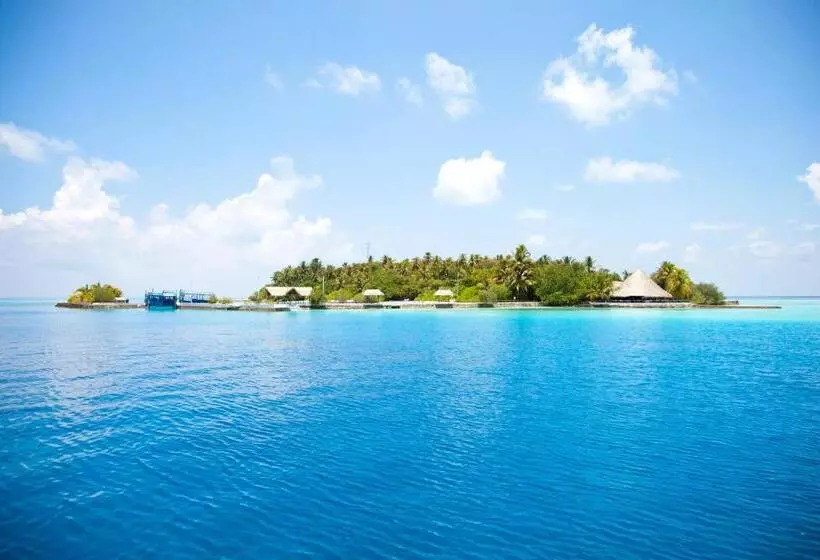هتل Makunudu Island