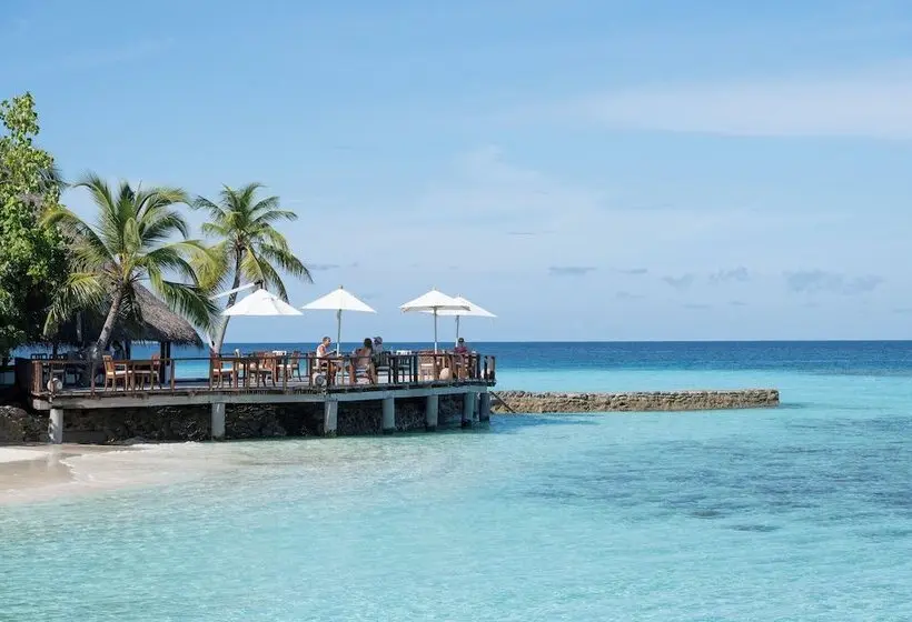 هتل Makunudu Island