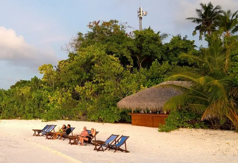 هتل Makunudu Island