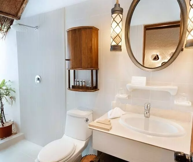 هتل Makunudu Island