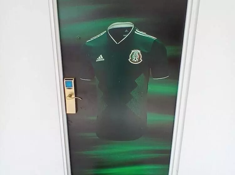 هتل Medrano Temáticas And Business Rooms Aguascalientes