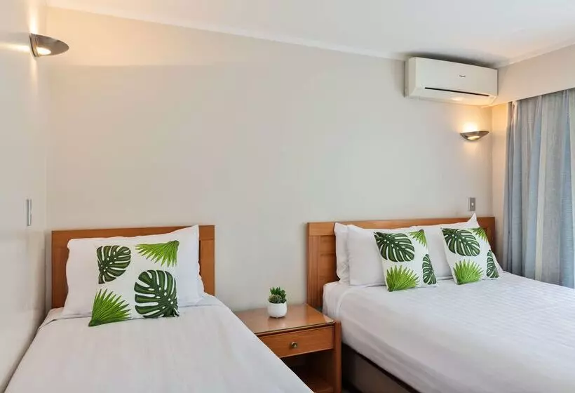 هتل Best Western Newmarket Inn & Suites