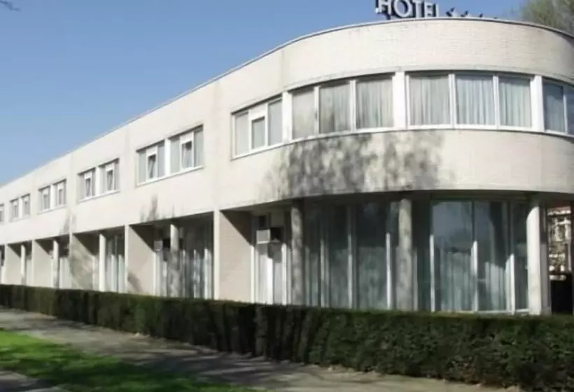 Hotelli De Postelse Hoeve