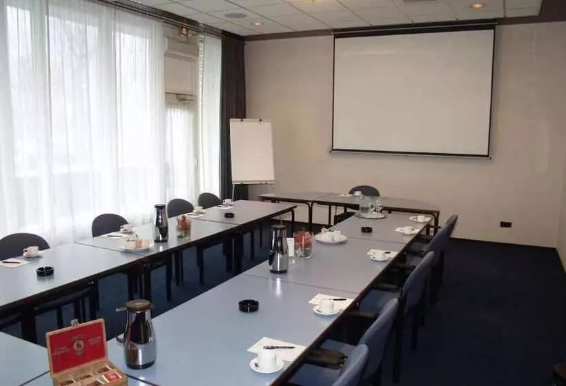 Hotelli De Postelse Hoeve