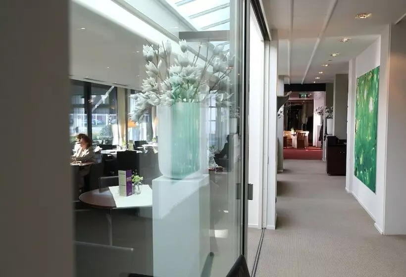 Hotelli De Postelse Hoeve