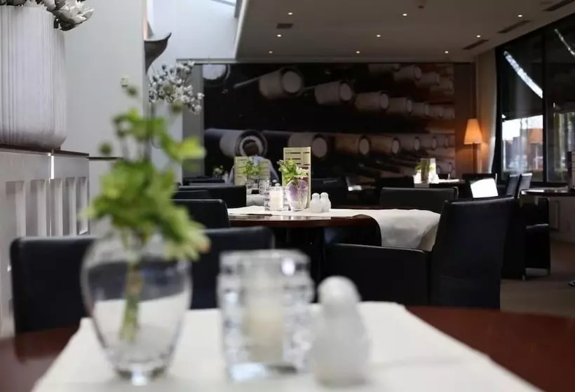 Hotelli De Postelse Hoeve