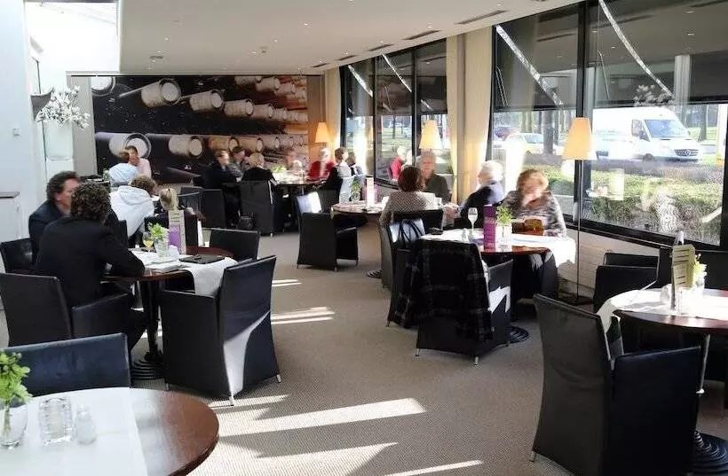 Hotelli De Postelse Hoeve