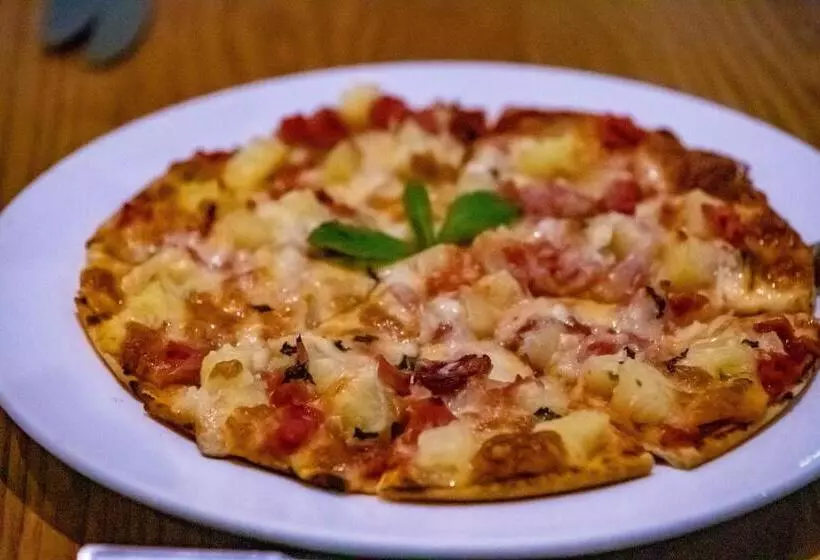 Highlander Hotel & Apartments