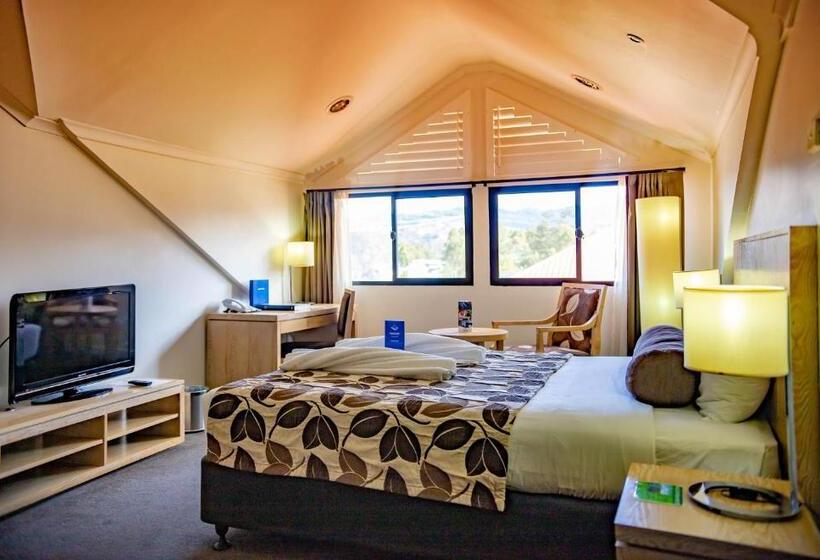 Highlander Hotel & Apartments