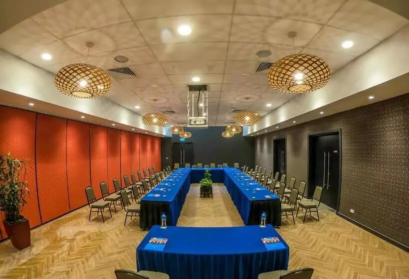 Highlander Hotel & Apartments