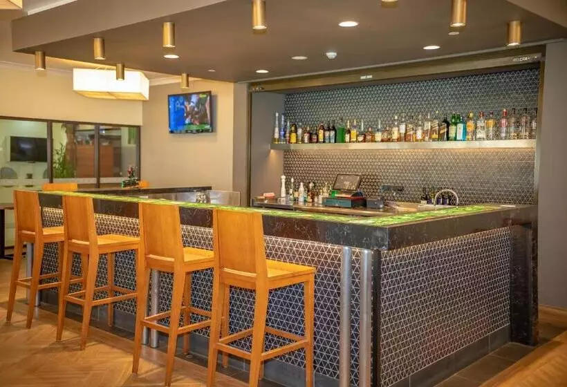 Highlander Hotel & Apartments