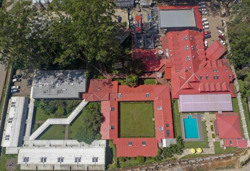 Highlander Hotel & Apartments