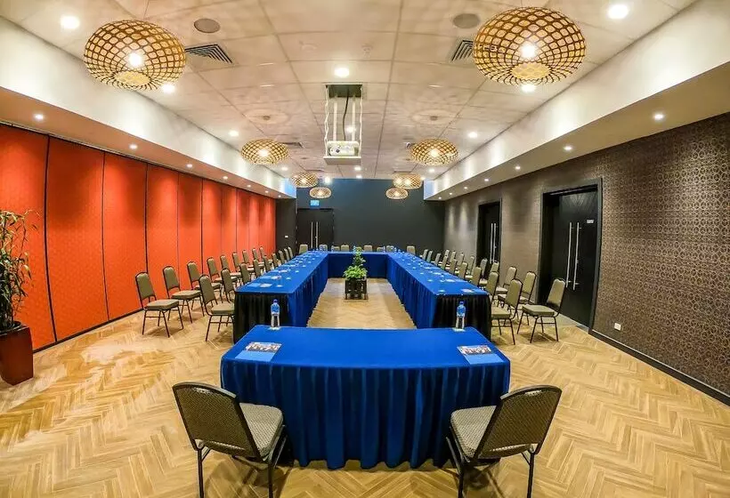 Highlander Hotel & Apartments