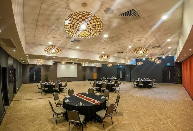 Highlander Hotel & Apartments