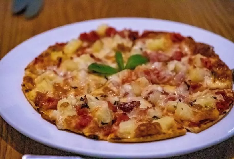 Highlander Hotel & Apartments