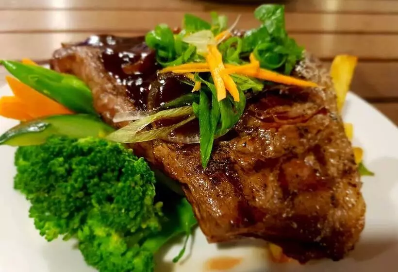 Highlander Hotel & Apartments