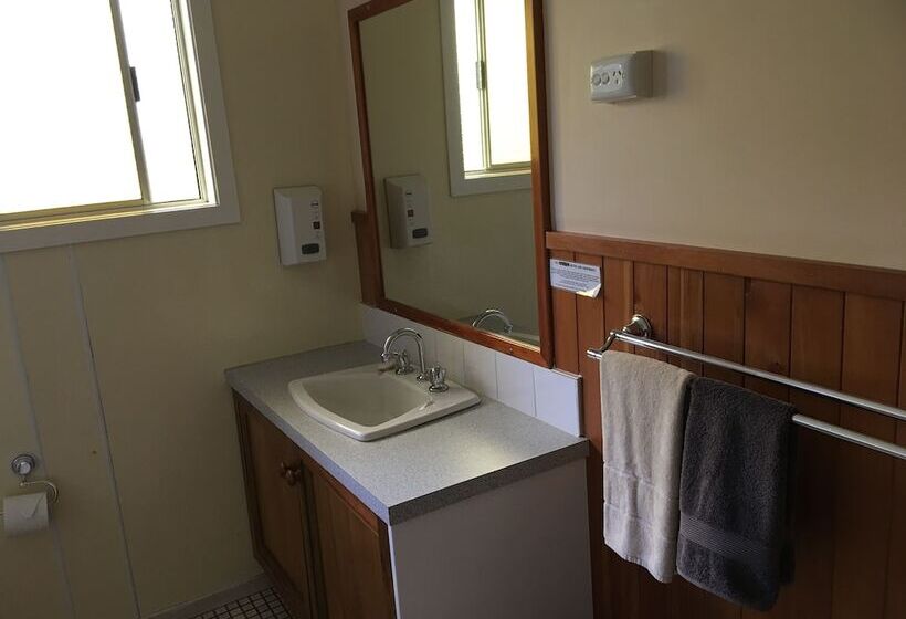 The Polynesian Apartments