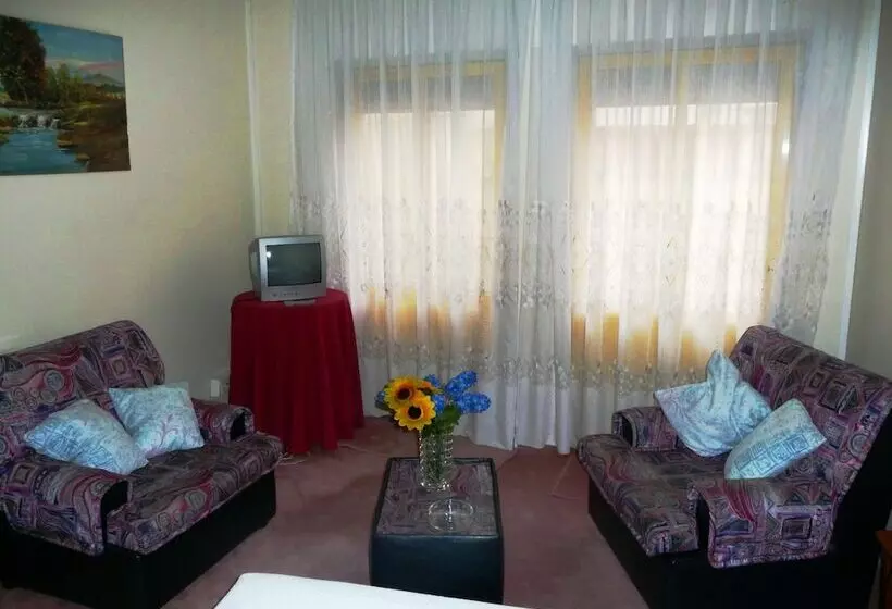 D. Carlos Residencial